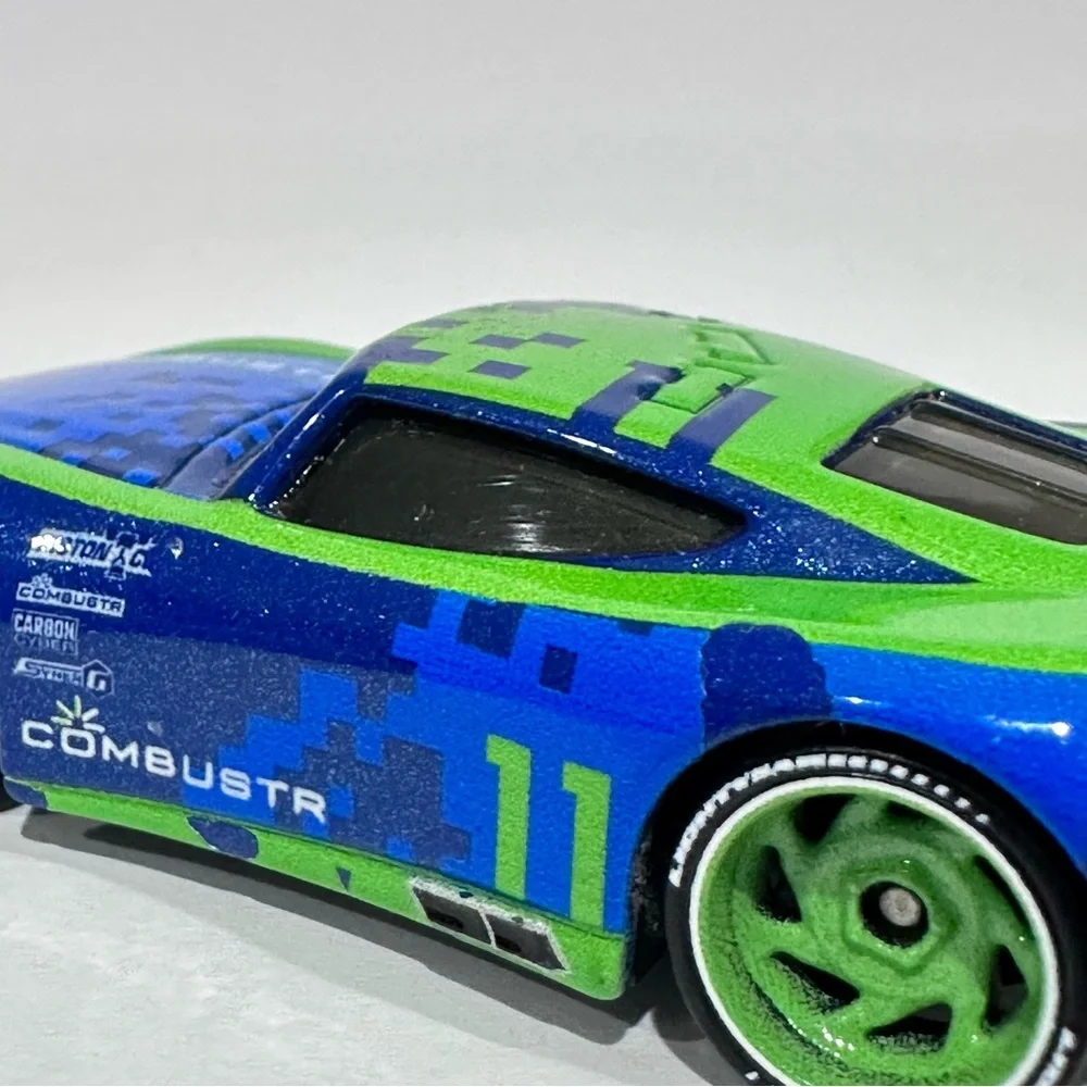 Disney Cars 3 Chris Roamin’ #11 Combustr Next Gen Racer